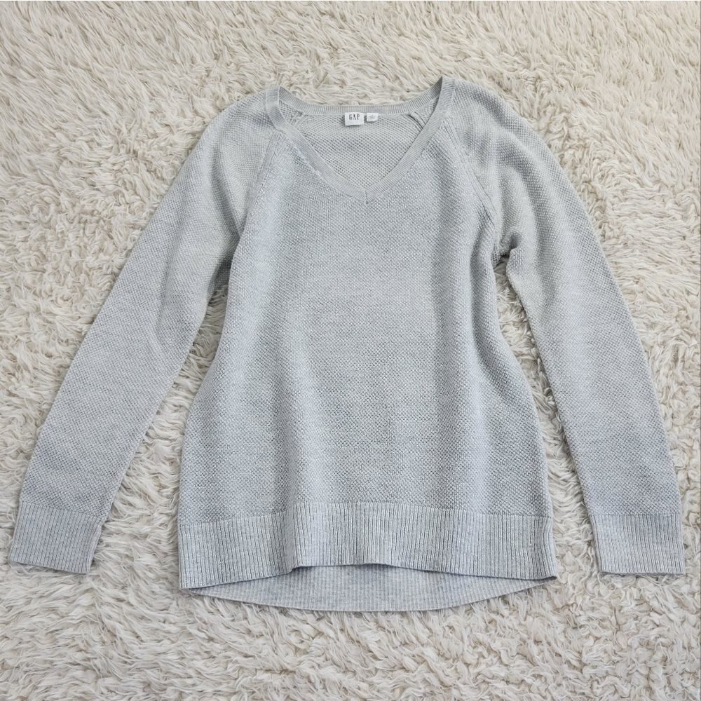 Gap V-Neck Pullover Sweater 